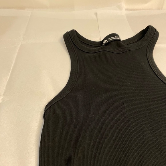 Zara Cropped Ribbed Tank Top - Picture 3 of 3
